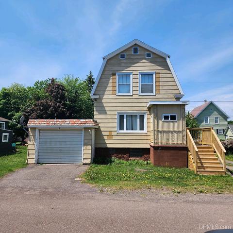 56487 Laurium St, Calumet, MI 49913