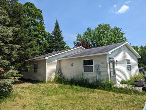 1240 Marion Ctr, Charlevoix, MI 49720