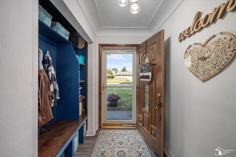 7605 Indian, Temperance, MI 48182 photo 5