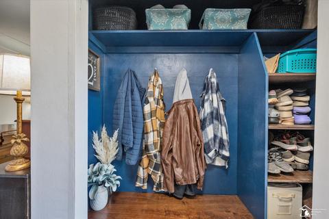 7605 Indian, Temperance, MI 48182 photo 6