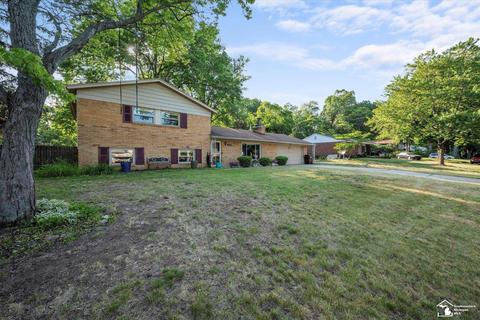 7605 Indian, Temperance, MI 48182 photo 2