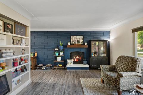 7605 Indian, Temperance, MI 48182 photo 9