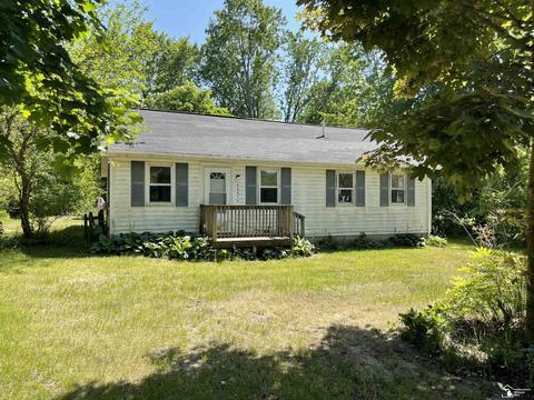 46675 Willis Rd, Belleville, MI 48111