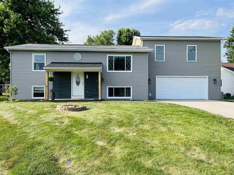 438 South, Blissfield, MI 49228