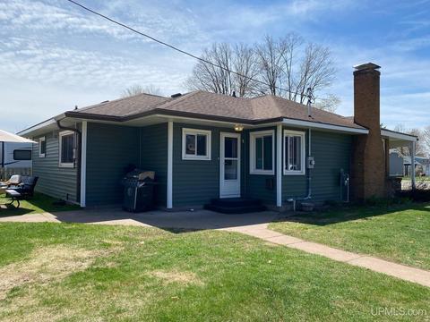 1028 Oak, Negaunee, MI 49866
