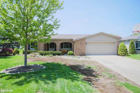 39011 Baroque Blvd, Clinton Township, MI 48038