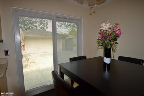 28538 Bradner, Warren, MI 48088 photo 38