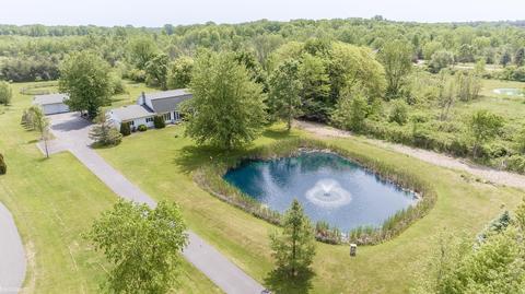 443 Wadhams Rd, Saint Clair, MI 48079