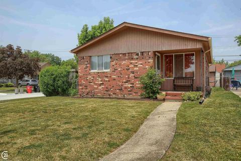 17911 Pasadena St, Roseville, MI 48066