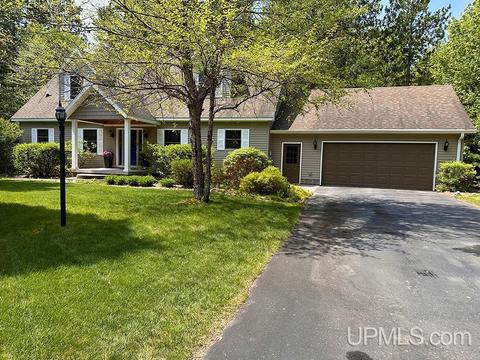 114 Chocolay Riv, Marquette, MI 49855