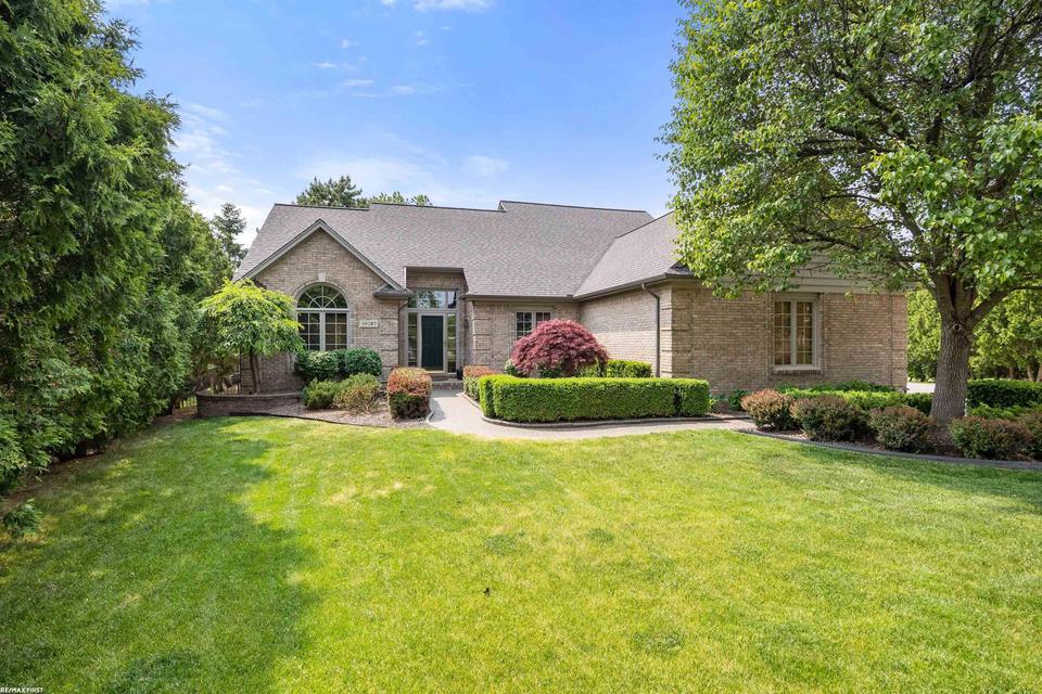 49207 Valley Frg, MI 48044 1 photo Movoto