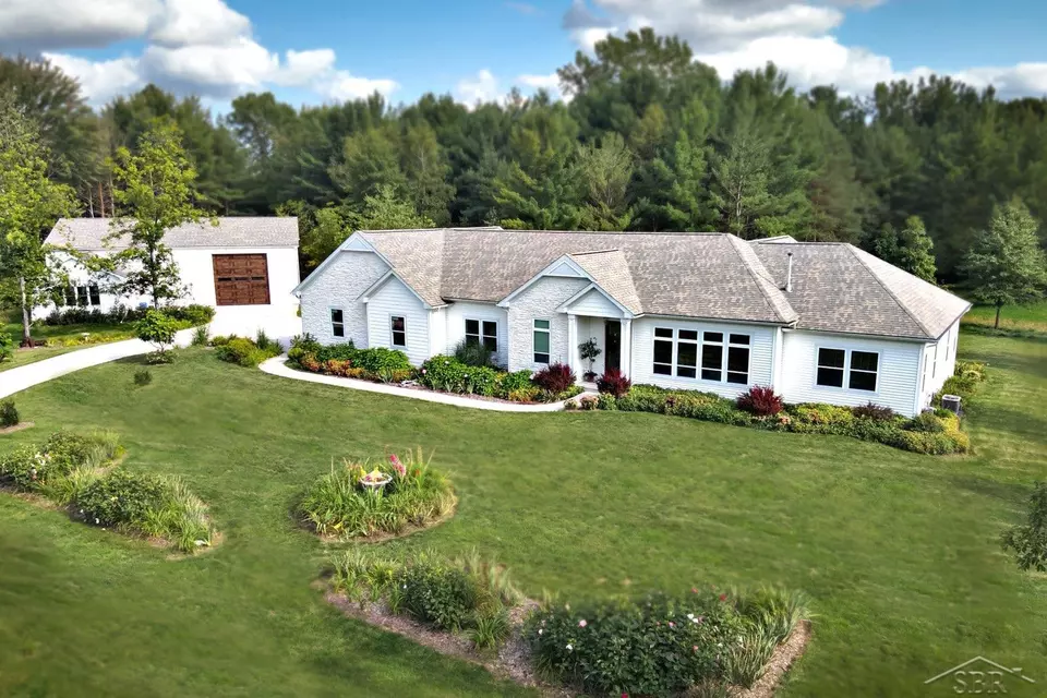 11743 Scott, Freeland, MI 48623 72 Photos Movoto