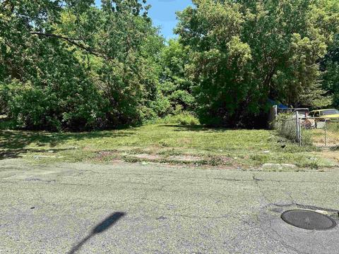 68 N Merrimac, Pontiac, MI 48340