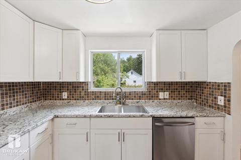 2187 Disch St, Flushing, MI 48433 photo 17