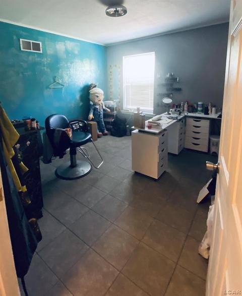 927 Oak, Adrian, MI 49221 photo 8