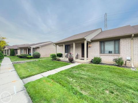 29363 Scarborough, Warren, MI 48088