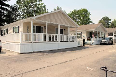 2545 Lakeshore #24, Applegate, MI 48401