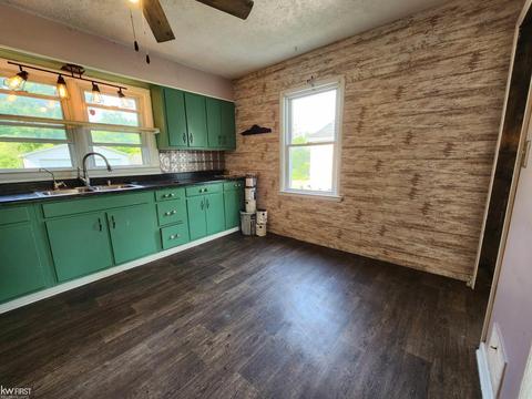 4469 E Mount Morris Rd, Mount Morris, MI 48458 photo 9