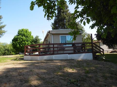 1347 Lakeview, Gladwin, MI 48624 photo 2