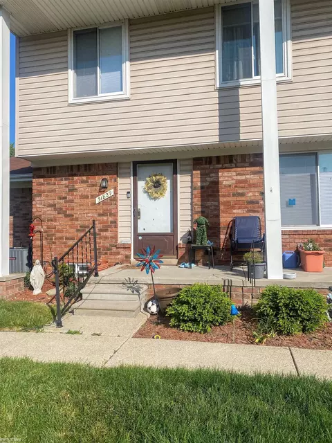 31827 Breezeway, Chesterfield, MI 48047