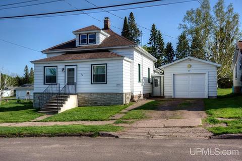313 W Oak St, Ironwood, MI 49938