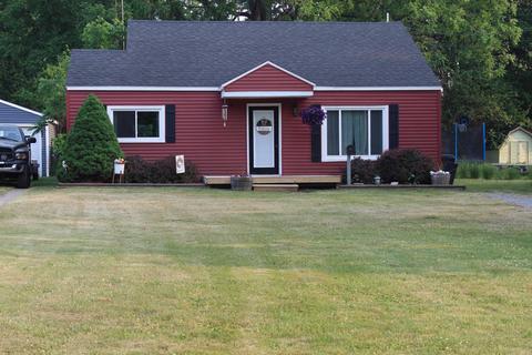 315 Pine, Clio, MI 48420
