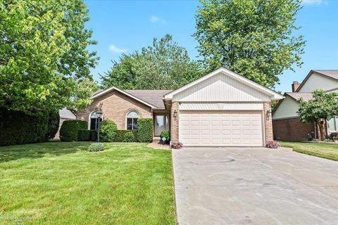 49351 Heath Place Ct, Chesterfield, MI 48047