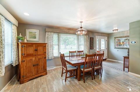 8282 Minx, Temperance, MI 48182 photo 9