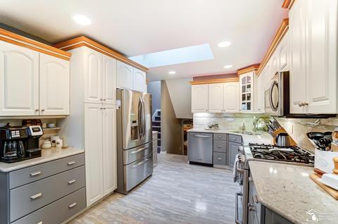 8282 Minx, Temperance, MI 48182 photo 10