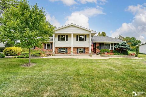 8282 Minx, Temperance, MI 48182 photo 1