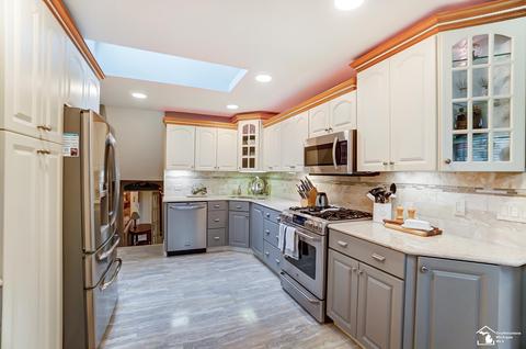 8282 Minx, Temperance, MI 48182 photo 11