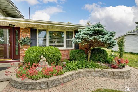 8282 Minx, Temperance, MI 48182 photo 5