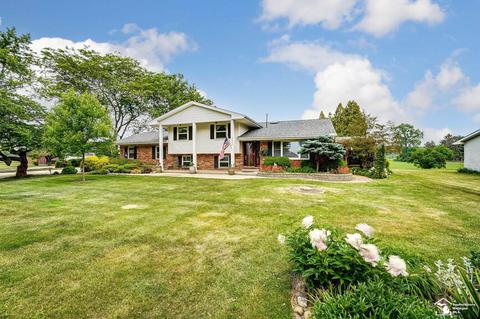 8282 Minx, Temperance, MI 48182 photo 2
