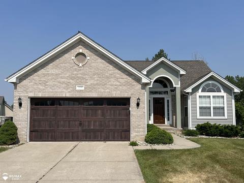 4118 Aspen Cir, Grand Blanc, MI 48439