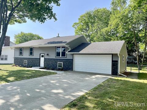 1823 S 23rd Ave, Escanaba, MI 49829