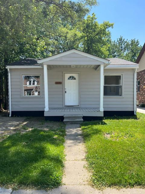 7228 Toepfer Rd, Warren, MI 48091