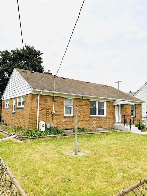560 Stoker Dr, Saginaw, MI 48604