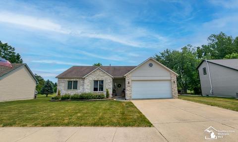 2920 E Country Ln, Monroe, MI 48162