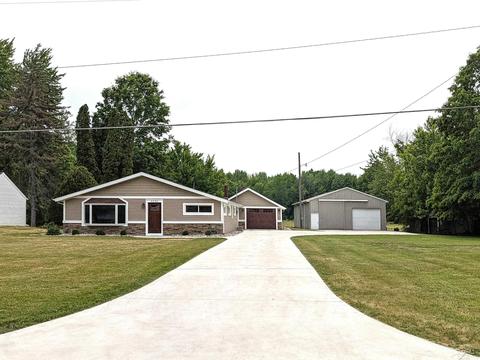 3236 E Moore, Saginaw, MI 48601