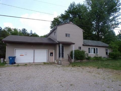 1545 S Poseyville, Midland, MI 48640
