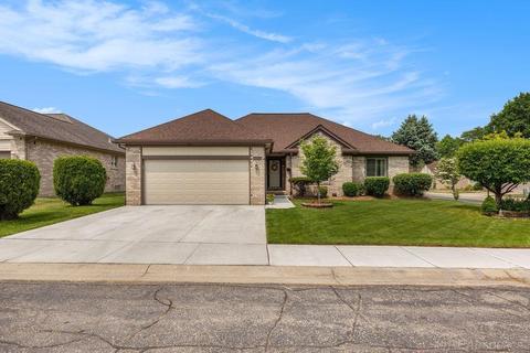 38847 Parkview Dr, Clinton Township, MI 48036