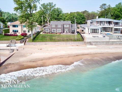 4578 Lakeshore, Fort Gratiot, MI 48059