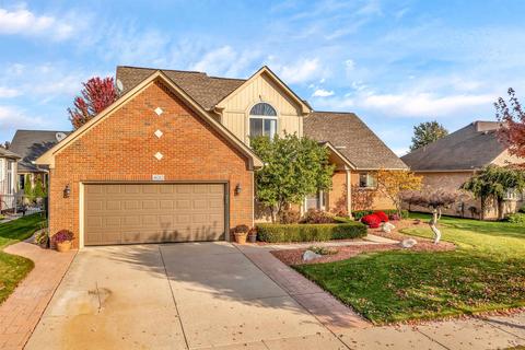 48202 Prestwyck Dr, Macomb, MI 48044