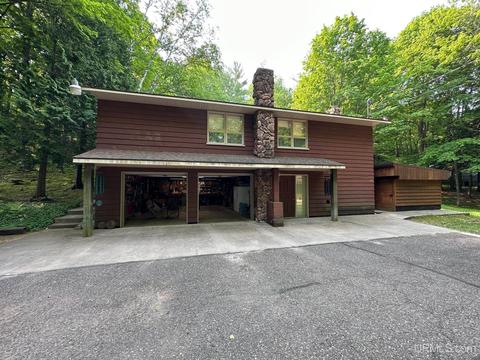 1148 Ortman, Marquette, MI 49855