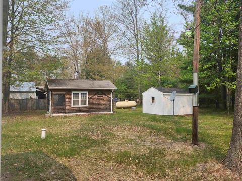 330 Pine, Harrison, MI 48625 photo 9
