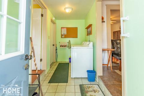 310 Green St, Perry, MI 48872 photo 11