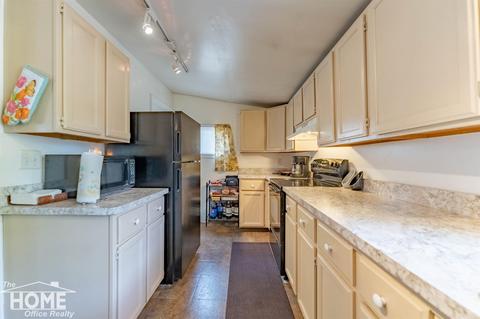 310 Green St, Perry, MI 48872 photo 9