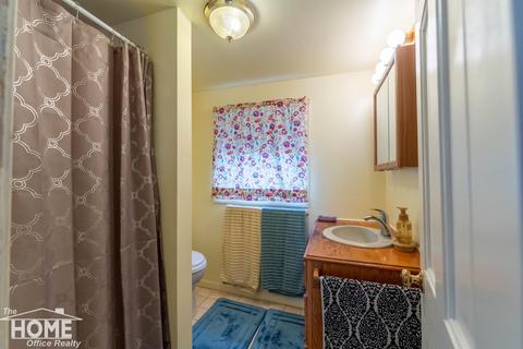 310 Green St, Perry, MI 48872 photo 18