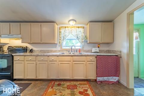 310 Green St, Perry, MI 48872 photo 8