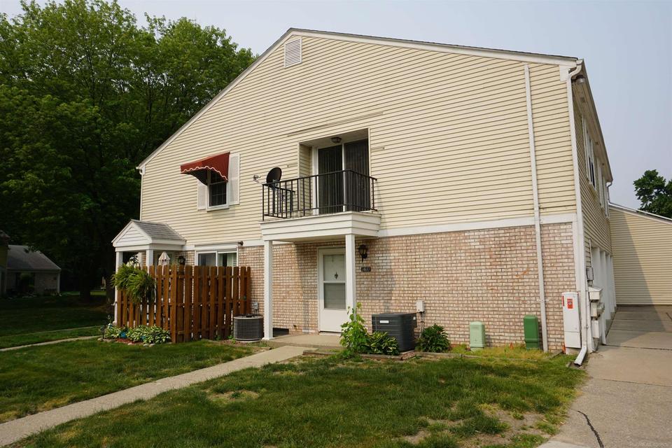 24697 Meadow Creek Unit 24 Bld 6 UNIT 24 BLD 6, Harrison Township, MI